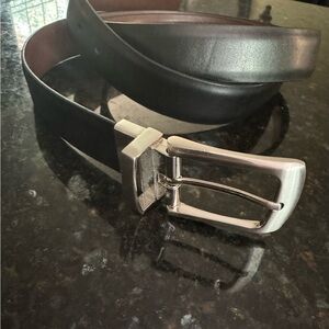 EUC MEN Leather Belt  brown/black Silver Buckle 46”  twist to wear either color